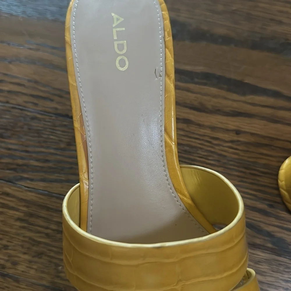 ALDO gold faux alligator double strap cork platform sandals. Size 8.5.